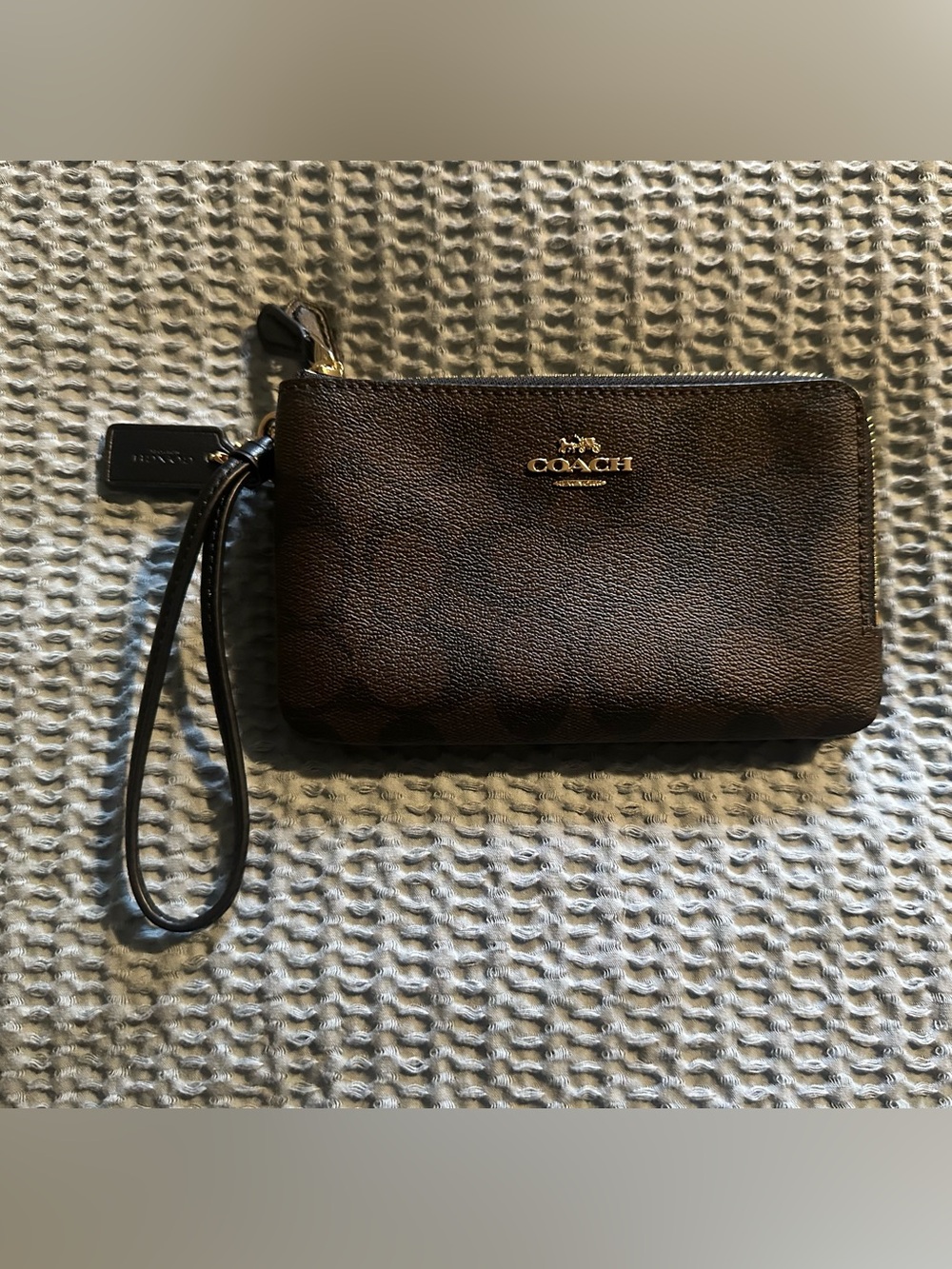 Coach Double Zip Pebbled Leather Wristlet Wallet Brown Gold Tone Wrist Strap